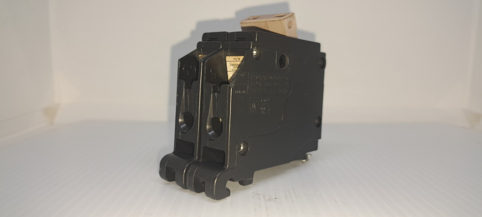 Cutler Hammer EATON CH230 2 Pole 30 Amp 120/240V Circuit Breaker Flaw