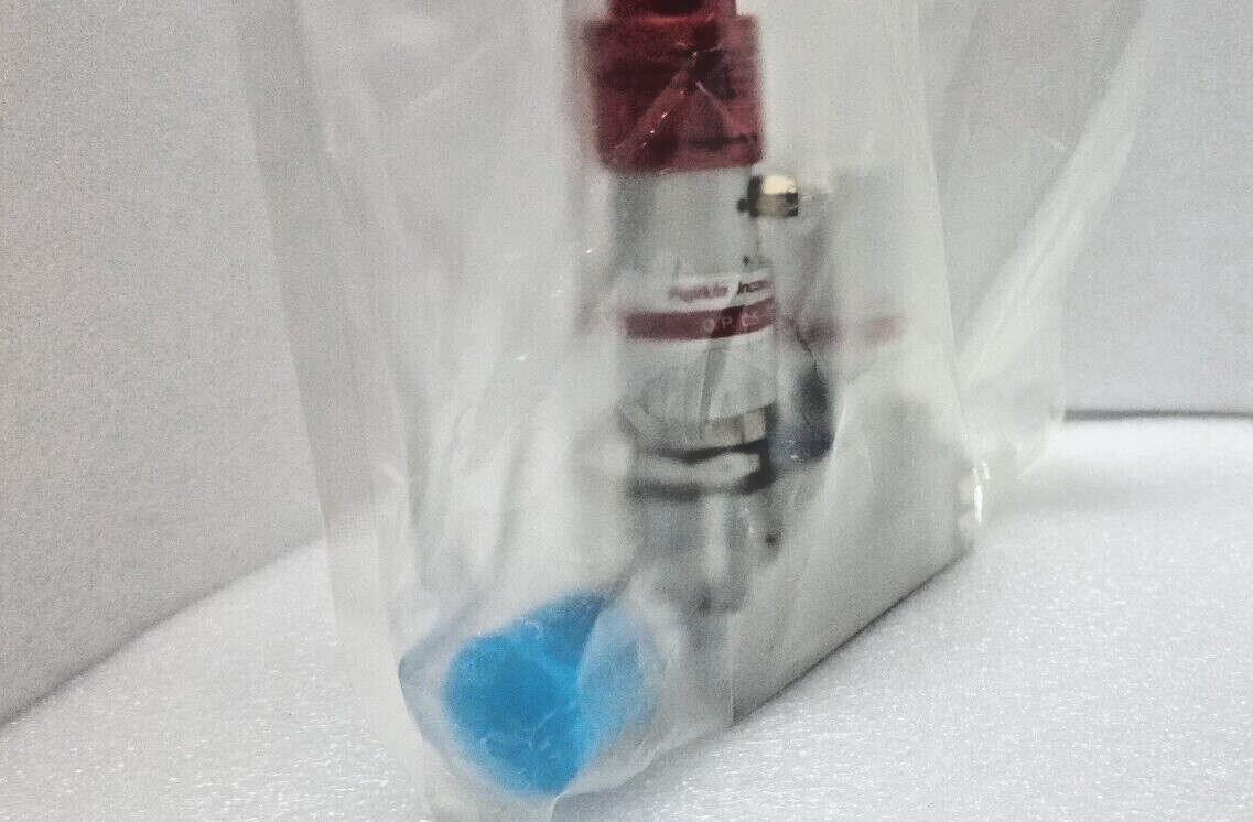 Fujikin 0.5~0.6 Mpa Type N.C, Lam 766-077821-103 Rev B Valve,Unused,Jp+97092