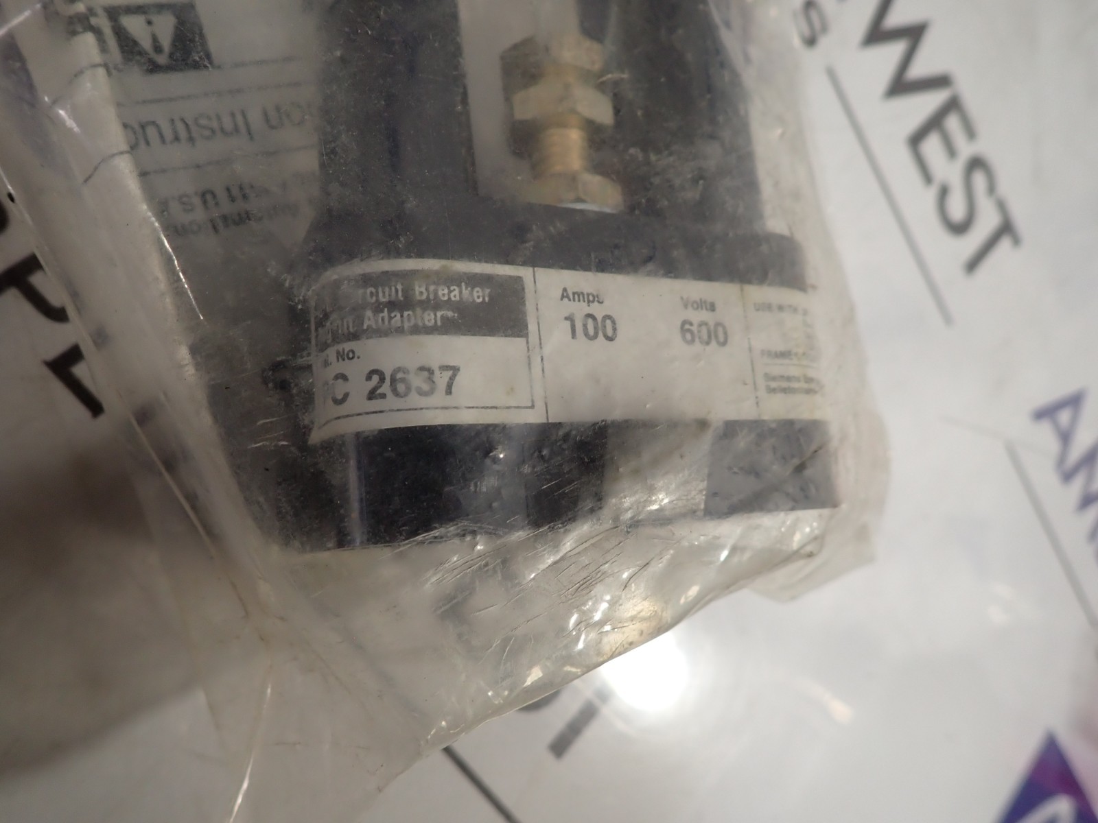 1 NEW in Box SIEMENS PC2637 Plug in Mounting Assembly for ED Breakers to 100A