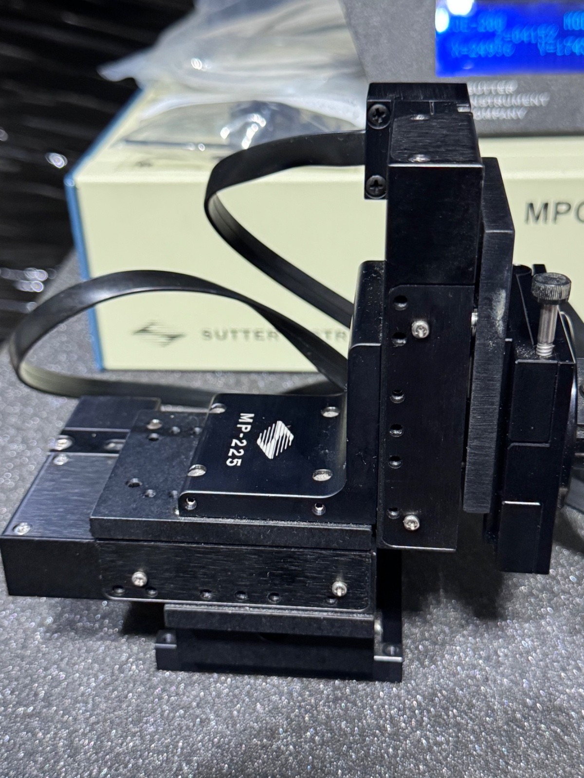 SUTTER INSTRUMENT MPC-200 Controller with MP-225 MICROMANIPULATOR and ROE-200