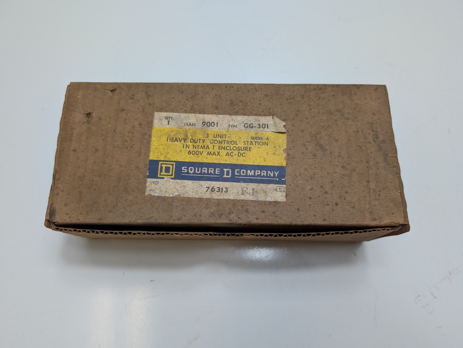 SQUARE D 9001-GG-301 FORWARD REVERSE STOP HEAVY DUTY CONTROL STATION
