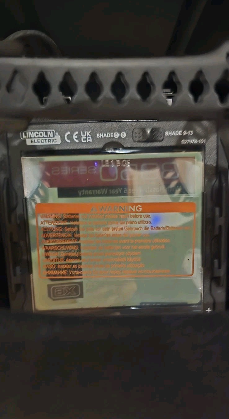 Lincoln Electric K3034-4 VIKING 3350 Auto Darkening Welding Helmet Matte Black