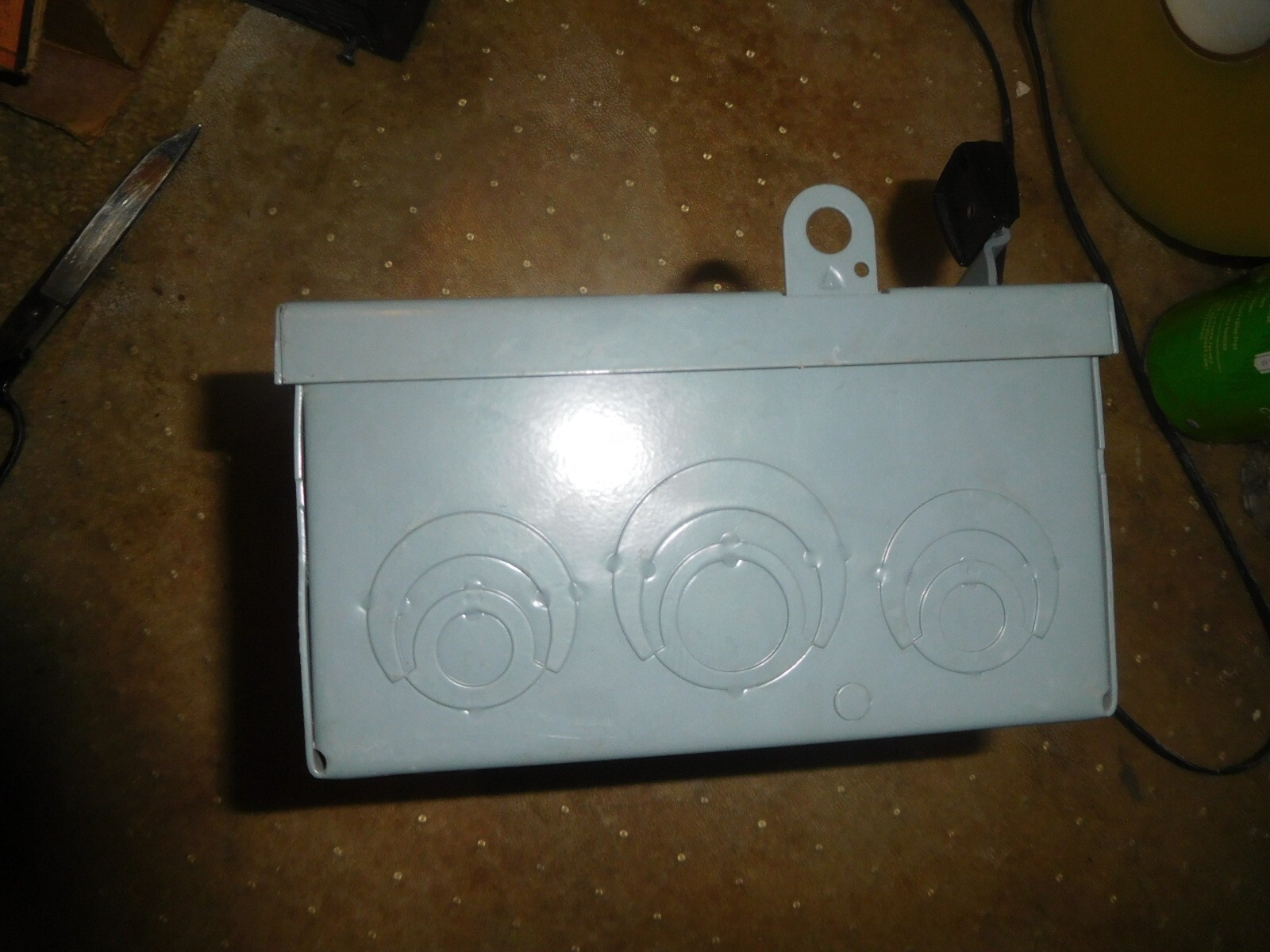 SQUARE D 30 AMP Safety Disconnect – SWITCH D221NRB WEATHER PROOF ENCLOSURE