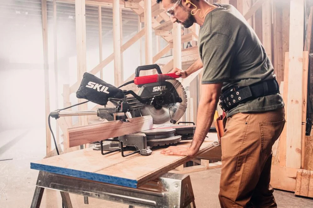 Skil Dual Bevel Sliding Miter Saw 10In 15 Amp 4800 Rpm MS6305-00