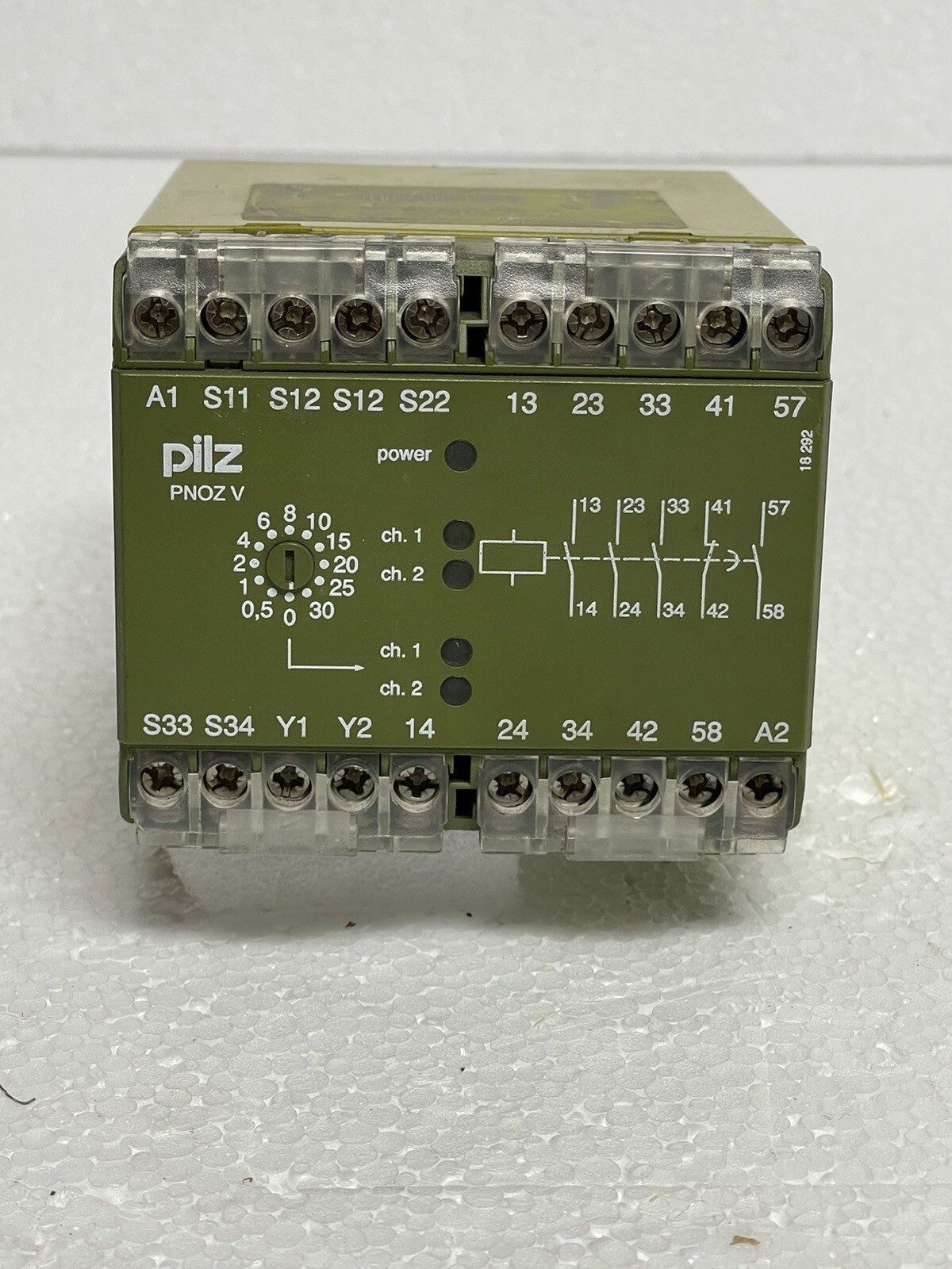 PiLZ PNOZV 30/ 24VDC Relay Ident. No.: 474790 112489