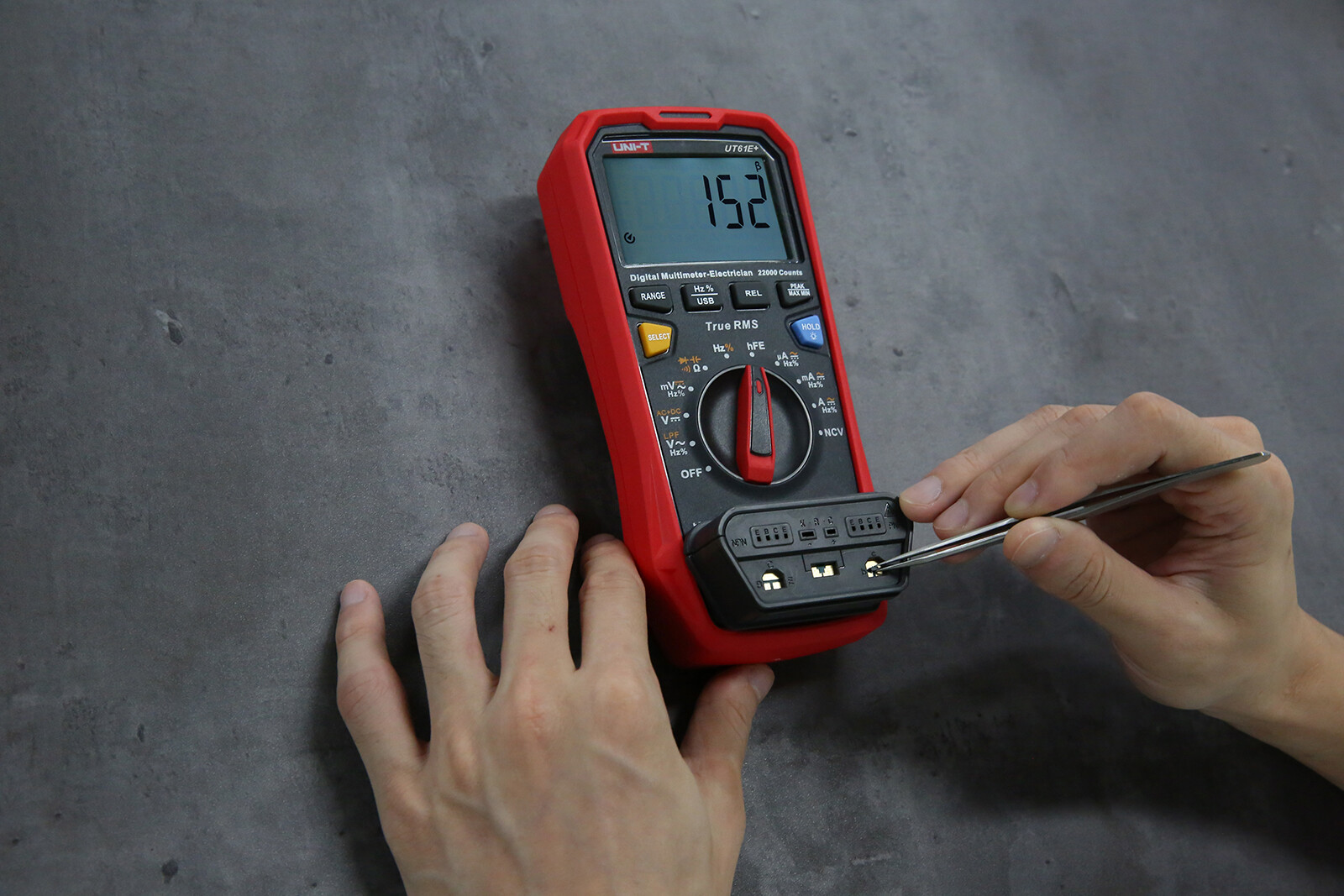 UNI-T UT61E+ 1000V True RMS Digital Multimeter USB Data hold/backlight