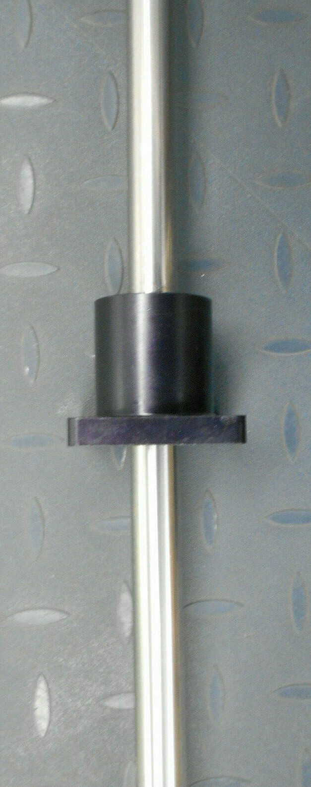 THOMPSON 2.36×2.36×2.05 CARRIAGE ON 60″L TUBE LINEAR SLIDE W/2 1-¼» FLANGED BLK