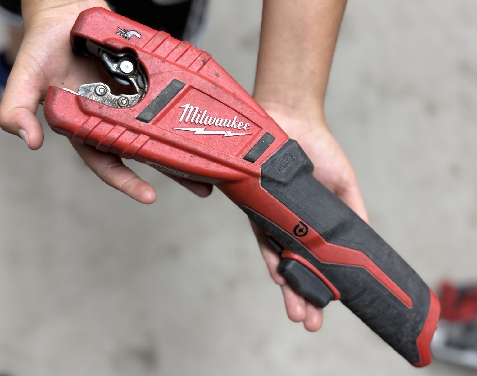 Milwaukee M12 Copper Tubing Cutter 2471-20 Tested & Working Tool Only