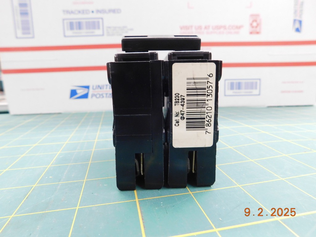 THOMAS & BETTS CIRCUIT BREAKER 2P, 30A, TB230 double pole T&B, U,Q,O