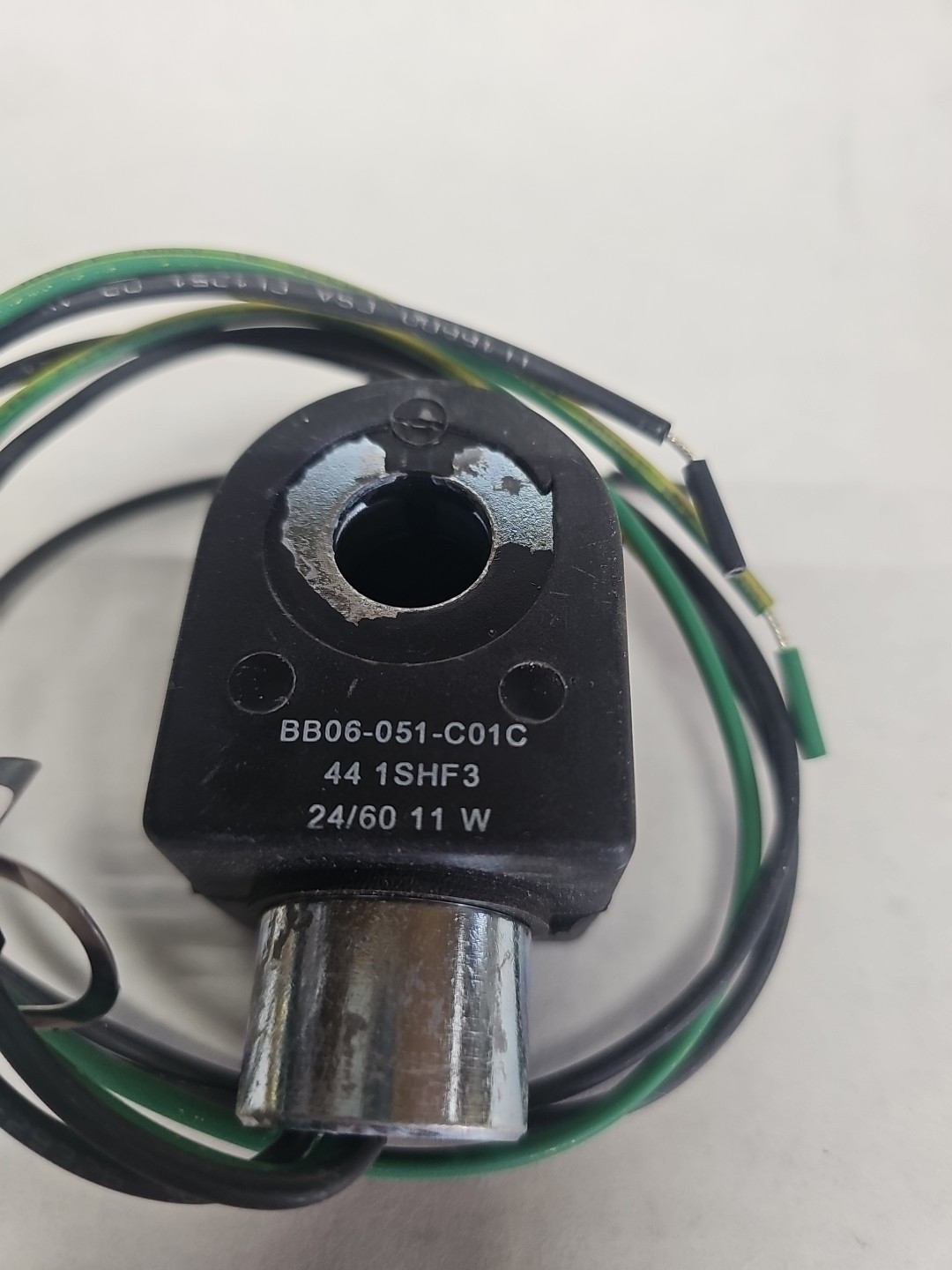* PARKER Shut-off Valve # 08F23C2140ACF & Unit Solenoid # CF4C01 24/60v 1/2″ NPT