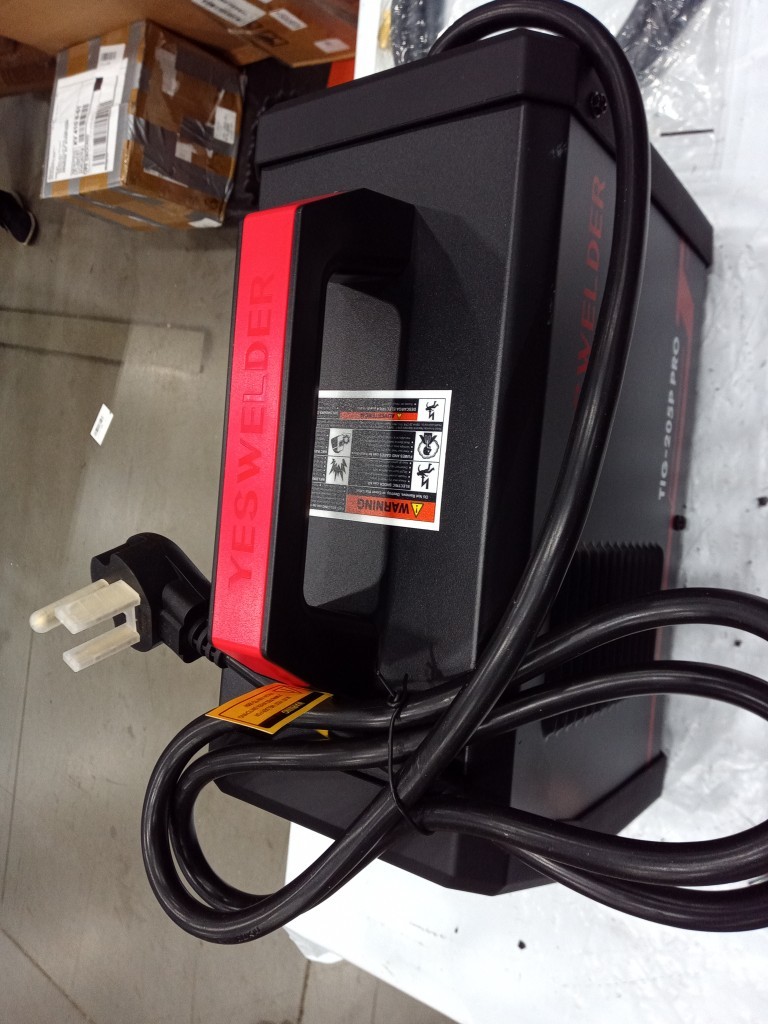 YESWELDER TIG-205P 205A 3-in-1 Welder, DC/Pulse TIG & Stick, 110V/220V