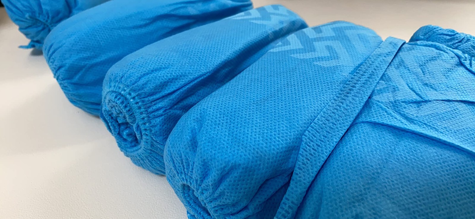 100Pcs Non-woven Disposable Shoe Covers Non-Slip Resistant Dust proof ONE SIZE