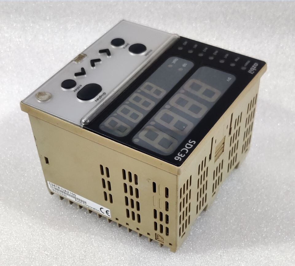 Azbil SDC36 Single Loop Controller C36TR1UA2100 AC100-240V 50-60Hz 12VA