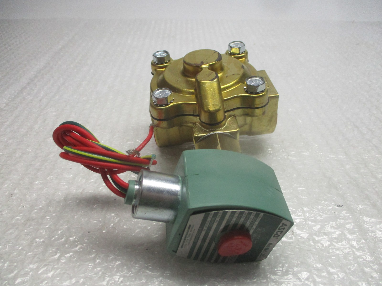 ASCO 8210G004MO SOLENOID VALVE (AS PICTURED) NSNP