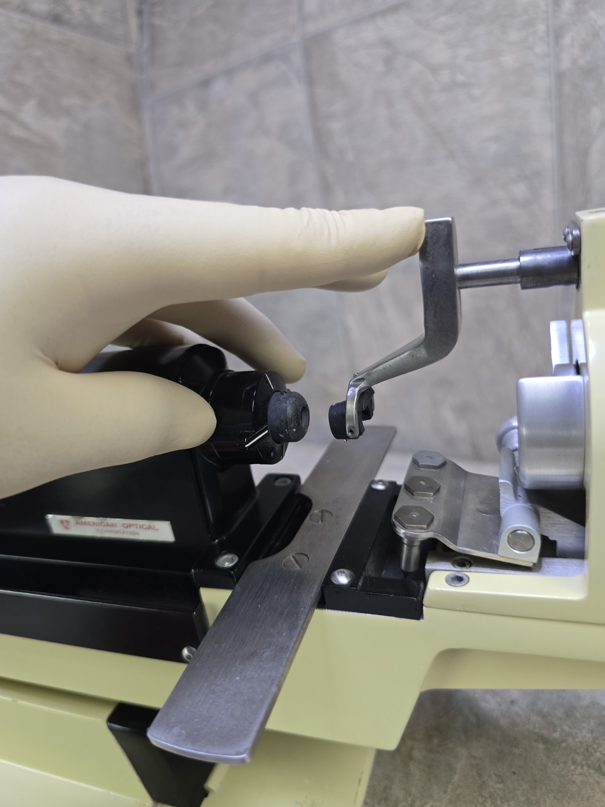 American Optical LENSOMETER (model:12603) 15 Watts /115 Volts
