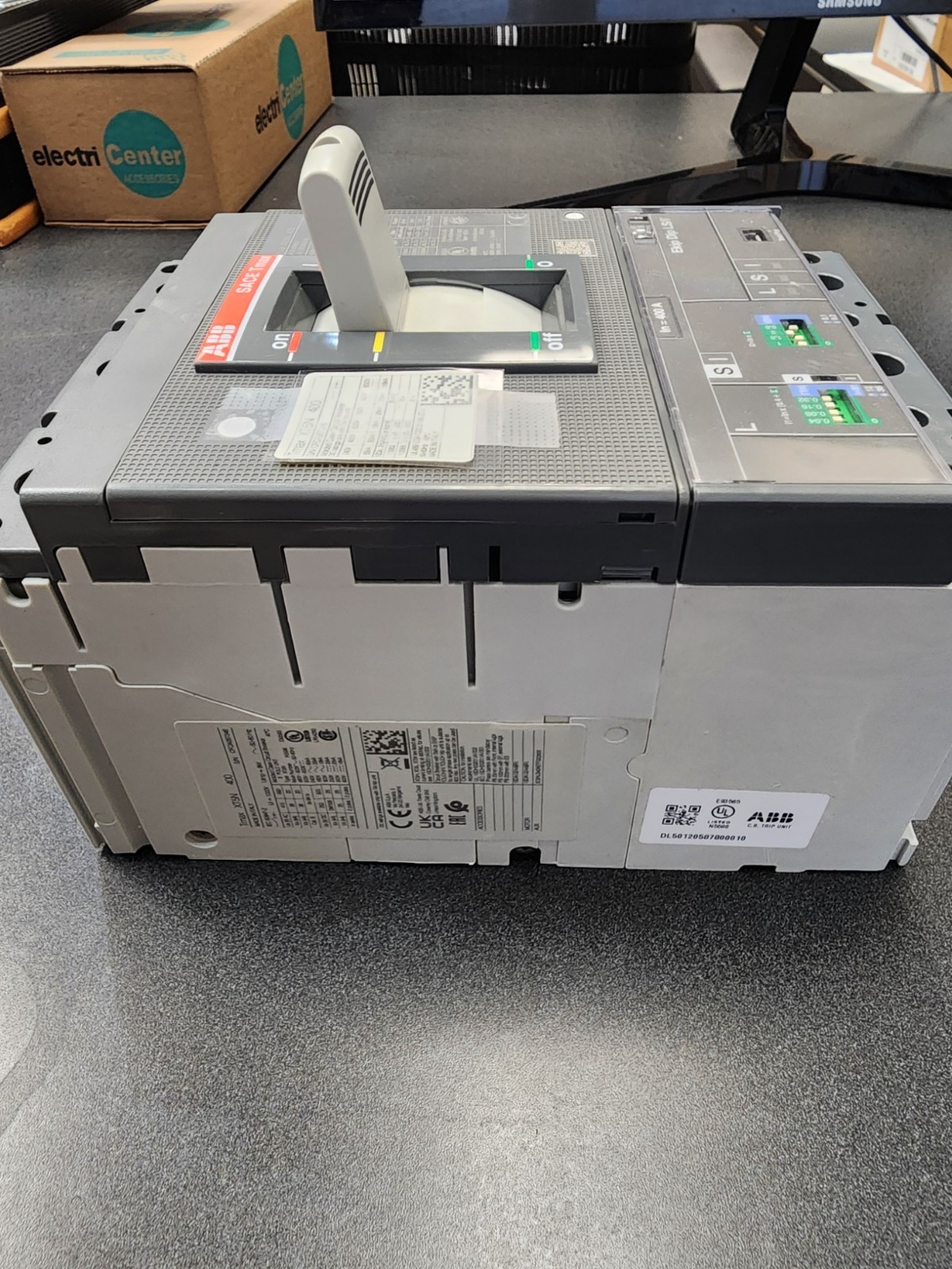 ABB XT5NU340AEFF000XXX MCCB 400A 3P 35KA@480V WITH EKIP DIP LSI TRIP UNIT