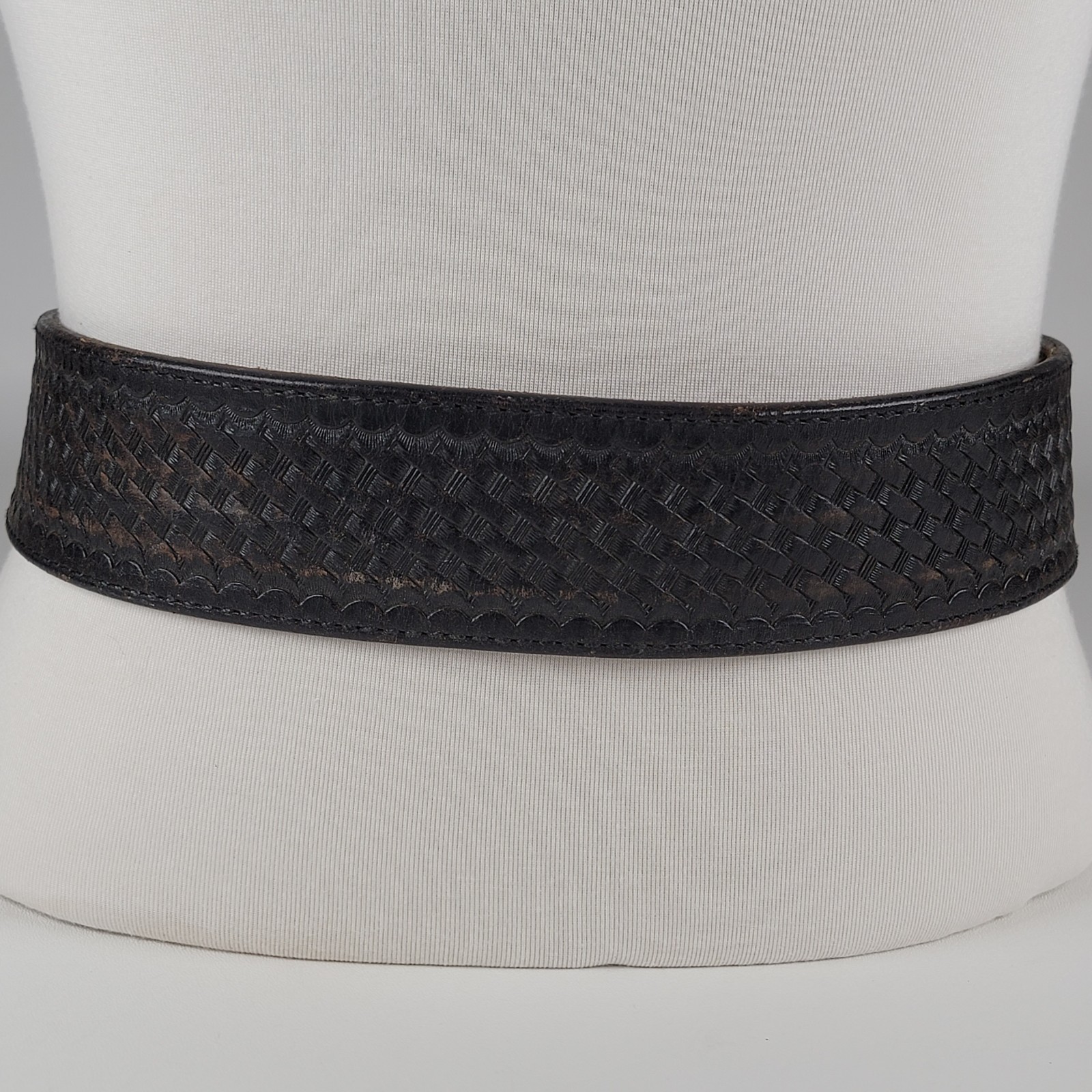 ​Bianchi #B2 Duty Belt Basketweave Black Leather Size 34 Law Enforcement Gear