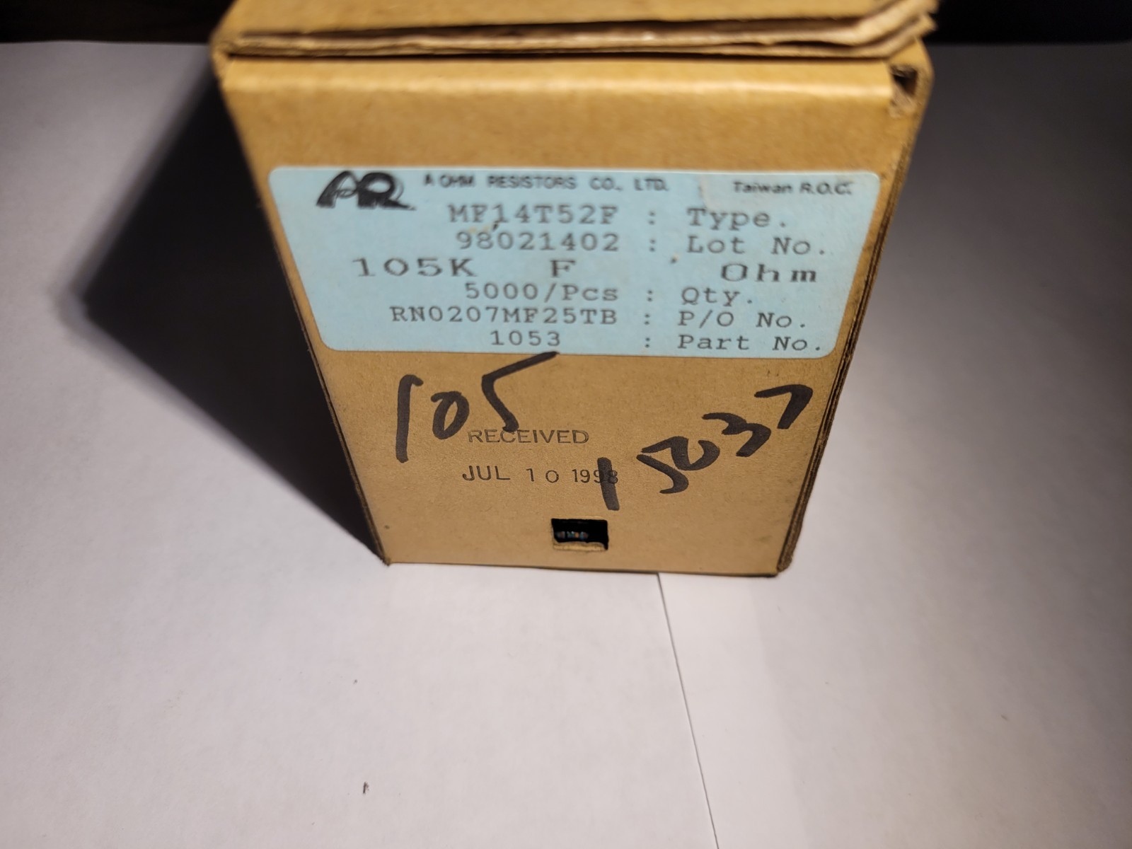 105 kΩ Through Hole Resistors 5000 Pieces, 1/4watt, NEW