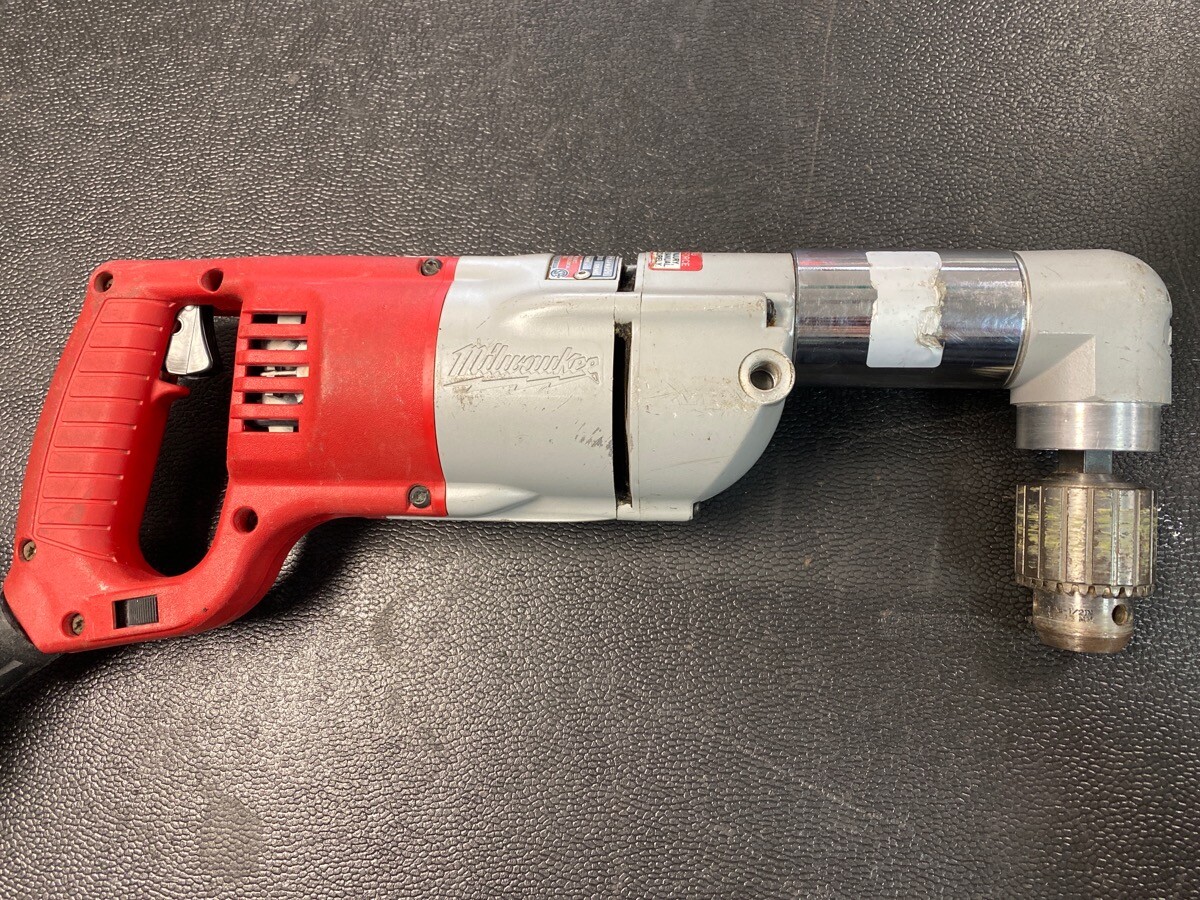 Milwaukee 1107-1 1/2″ D-Handle Right-Angle Corded Drill W/ Accessori (PD7008406)