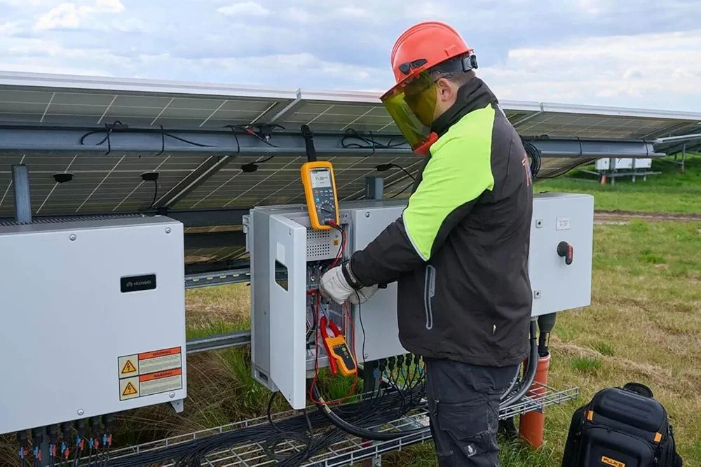 FLUKE 283 FC/PV Solar PV Kit From Japan Fedex