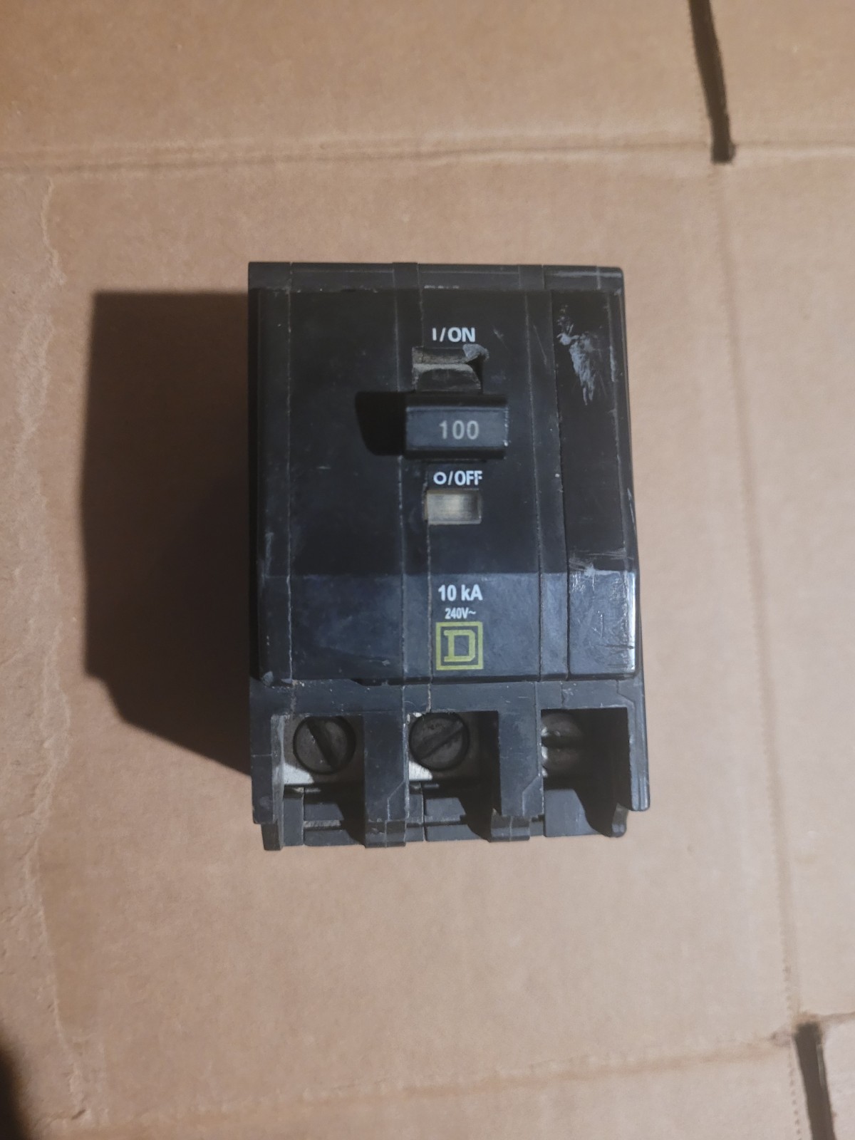 Square D QO3100 Circuit Breaker 100A 3 Pole 3 Phases