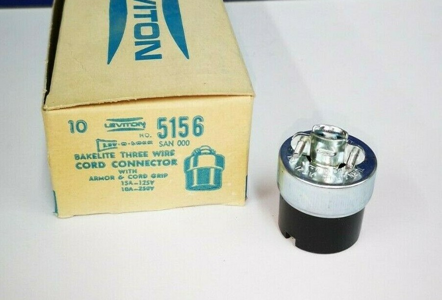 LEVITON 3W Locking ARMORED CORD CONNECTOR Female Plug 10A 250V 15A 125V 5156 NEW