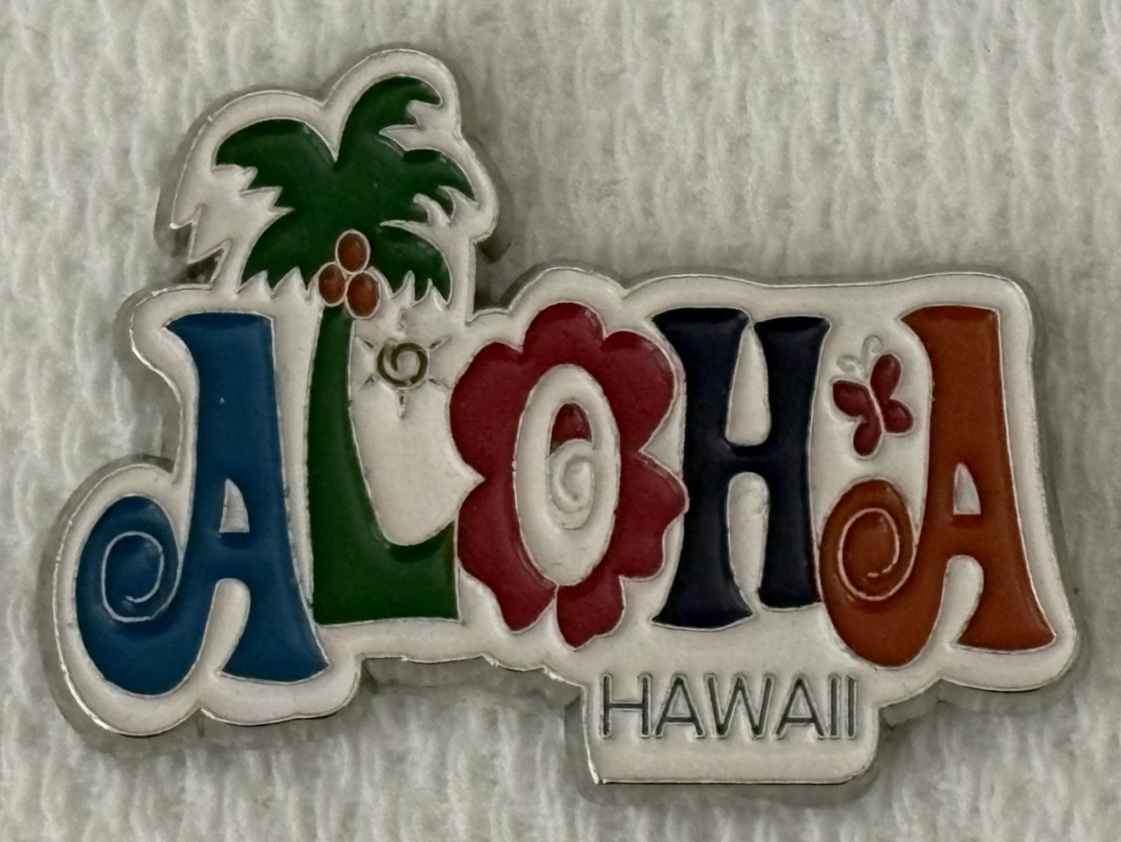 Hawaii – (4) Sealed Notepads, 50 sheets each & (1) Aloha Magnet, with Tags