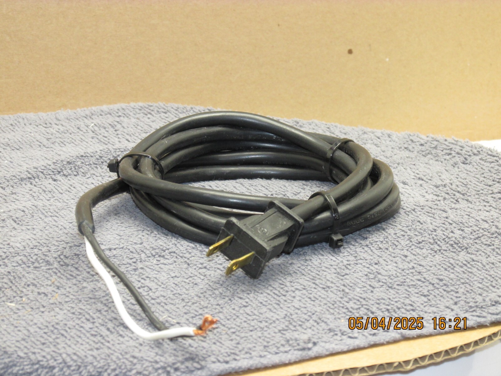 Listing is for:(1)Black 7 ft. 16/ 2-Wire Power Cord w/ male cord end.