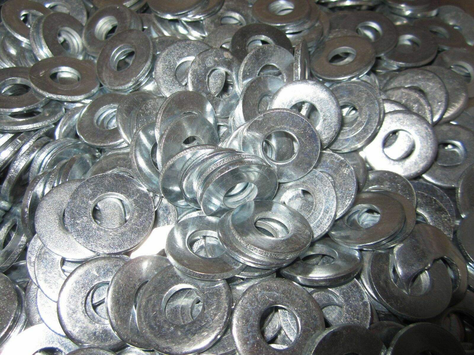 700 5/16″ USS Flat Washers – Zinc Plated