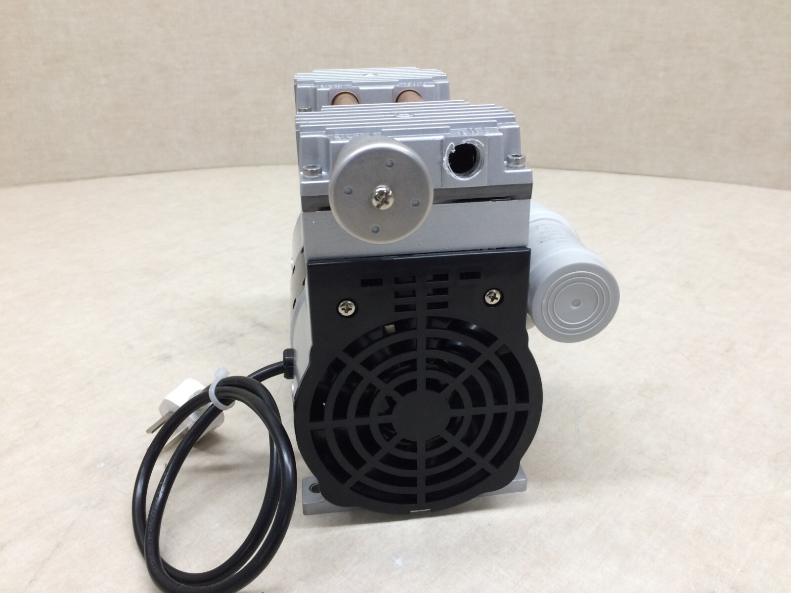 AirTech HP-200V Oil-Less Dry Rotary Piston Vacuum Pump w/ Cord