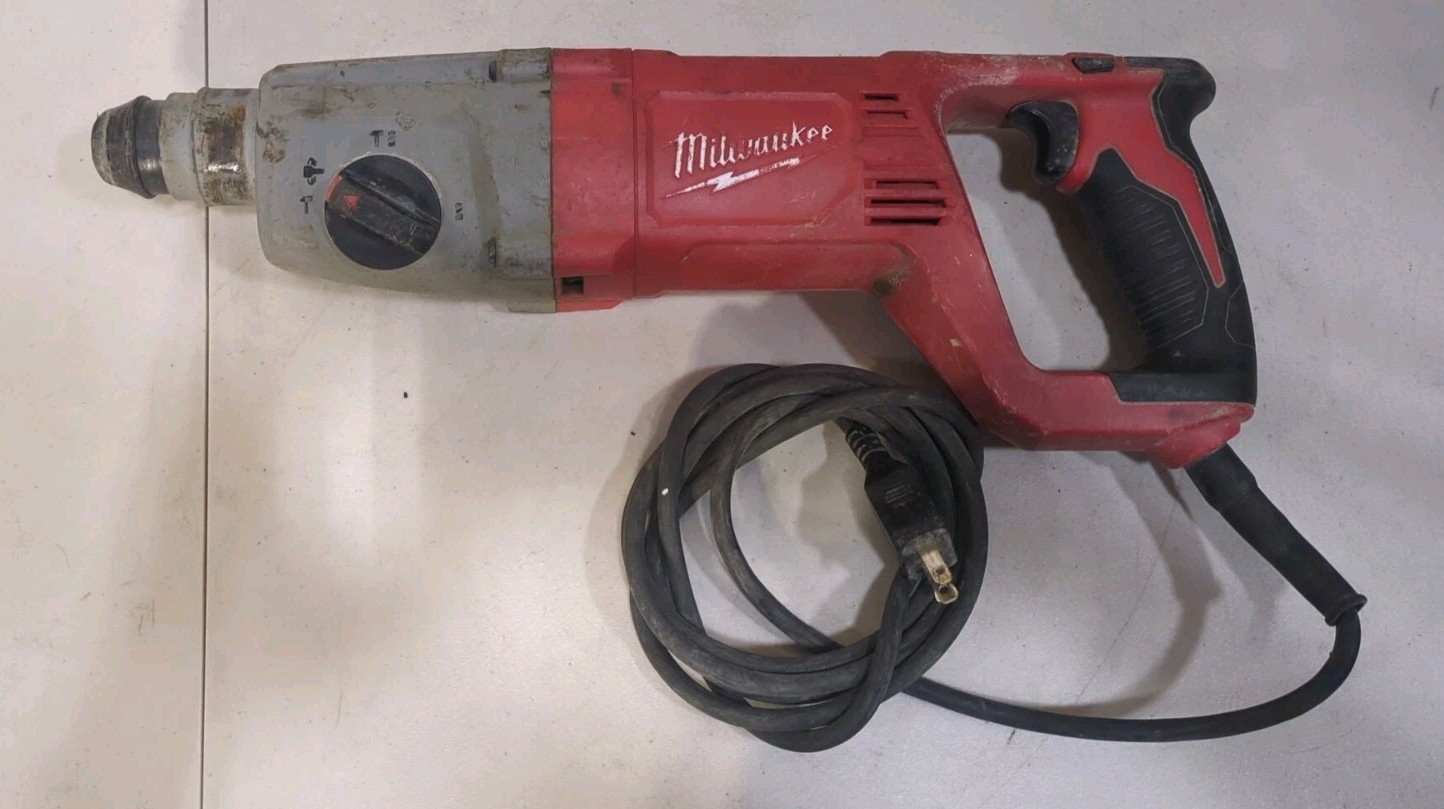 Milwaukee BROKEN 5262-81 1″ SDS Plus Corded Rotary Hammer BROKEN