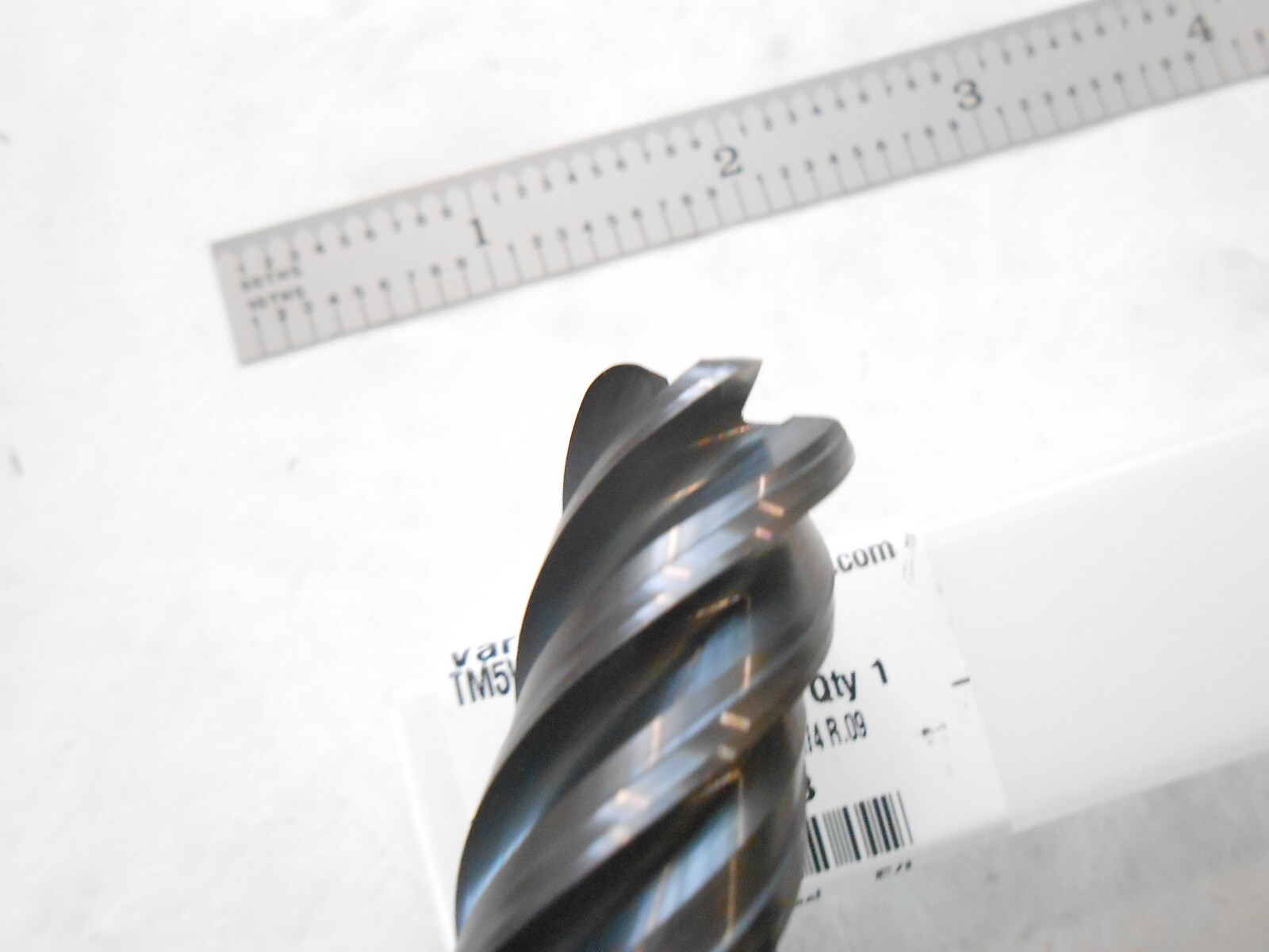NEW WIDIA 5/8″ DIA X 2-1/2″ LOC X 5-1/4 OAL X .09″ CR 5FL NON-CC CARBIDE ENDMILL