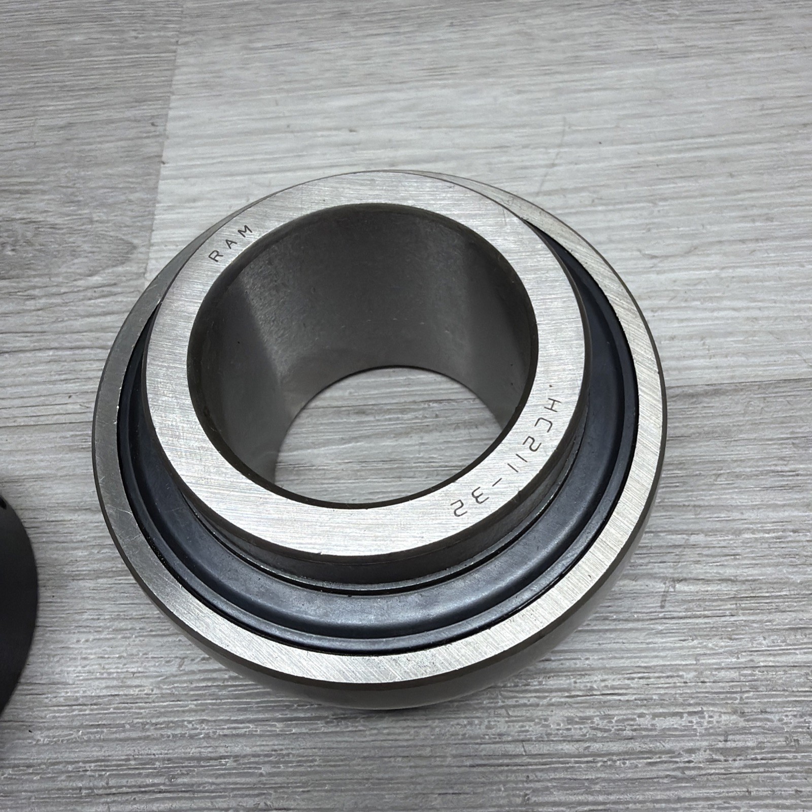 Pacific Industries HC-211-32 HC211-32 Insert Bearing W/ Lock Collar, New
