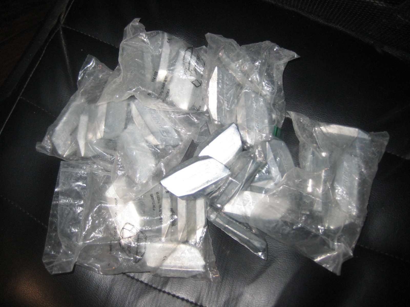 32 qty Pack Gripple #4 90-255kg 200-495lb Galvanized Cable Fasteners HF4-5BB
