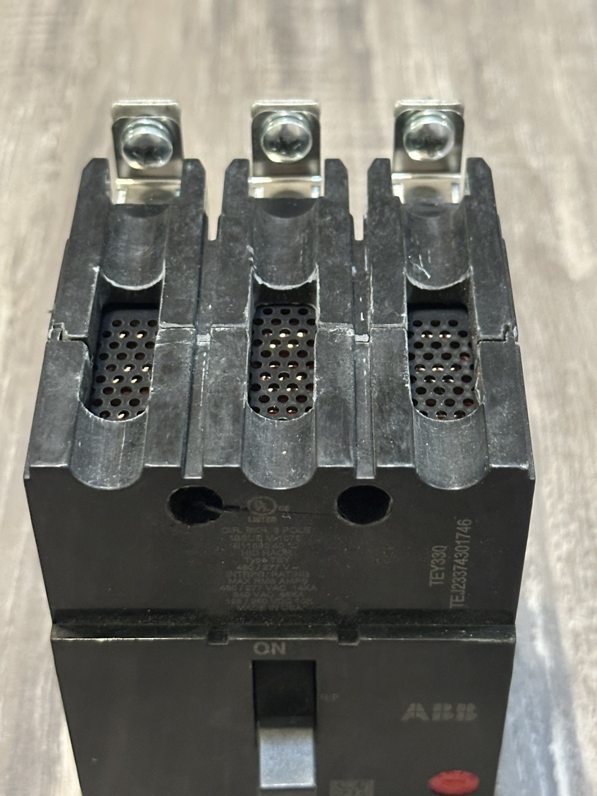 ABB TEY330 Molded Case Breaker 480/277