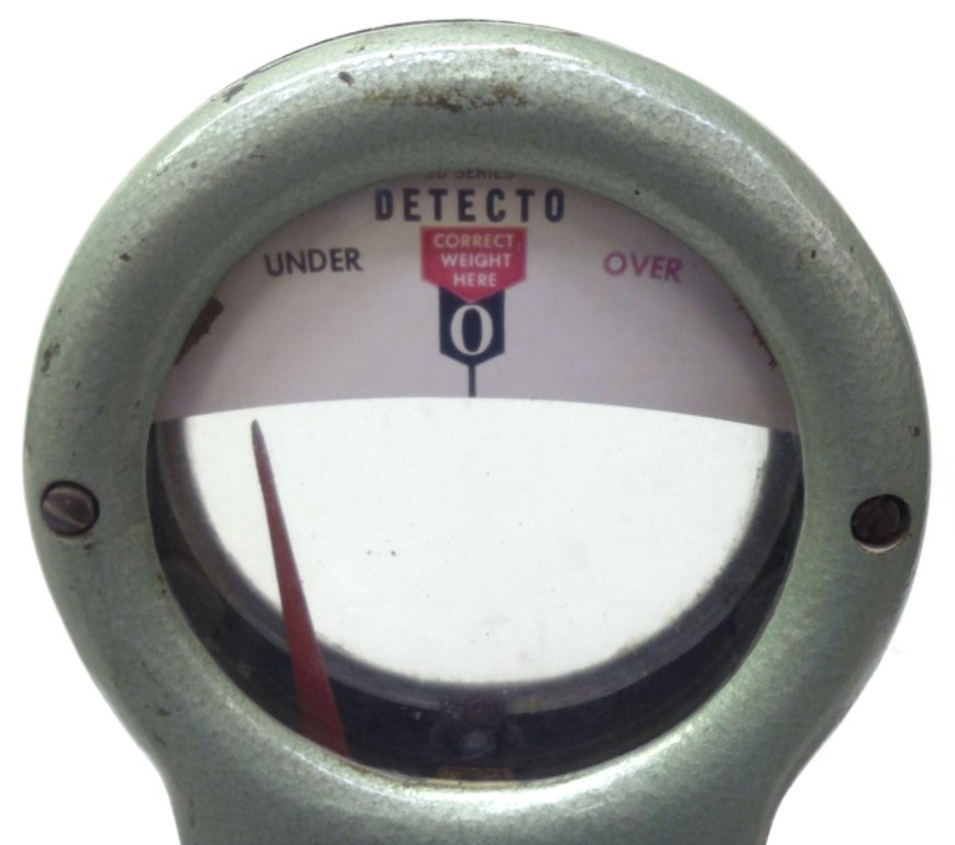 DETECTO-GRAM BALANCE SCALE, ESTABLISHED IN 1933, CAPACITY 3 LBS., 15″ L