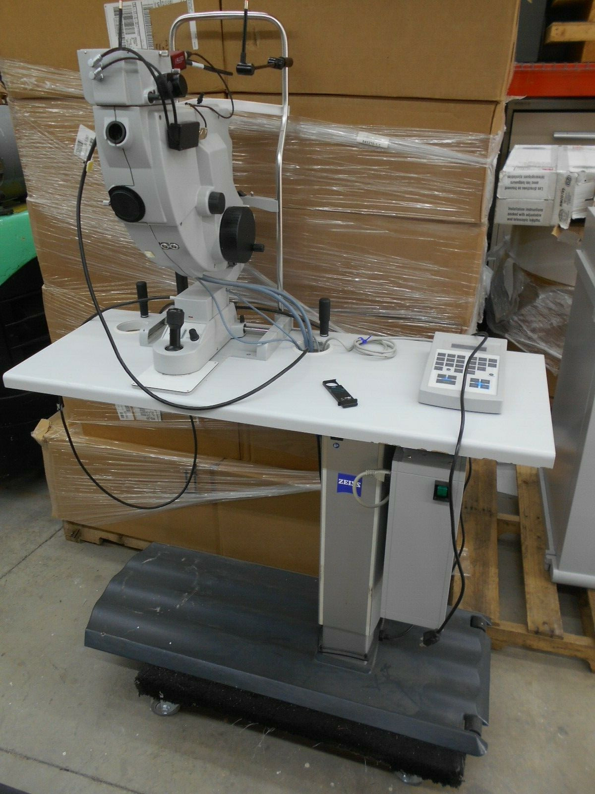 ZEISS FF450PLUS FUNDUS CAMERA 1087 183 W/ ADJUSTABLE TABLE & REMOTE 1094 228