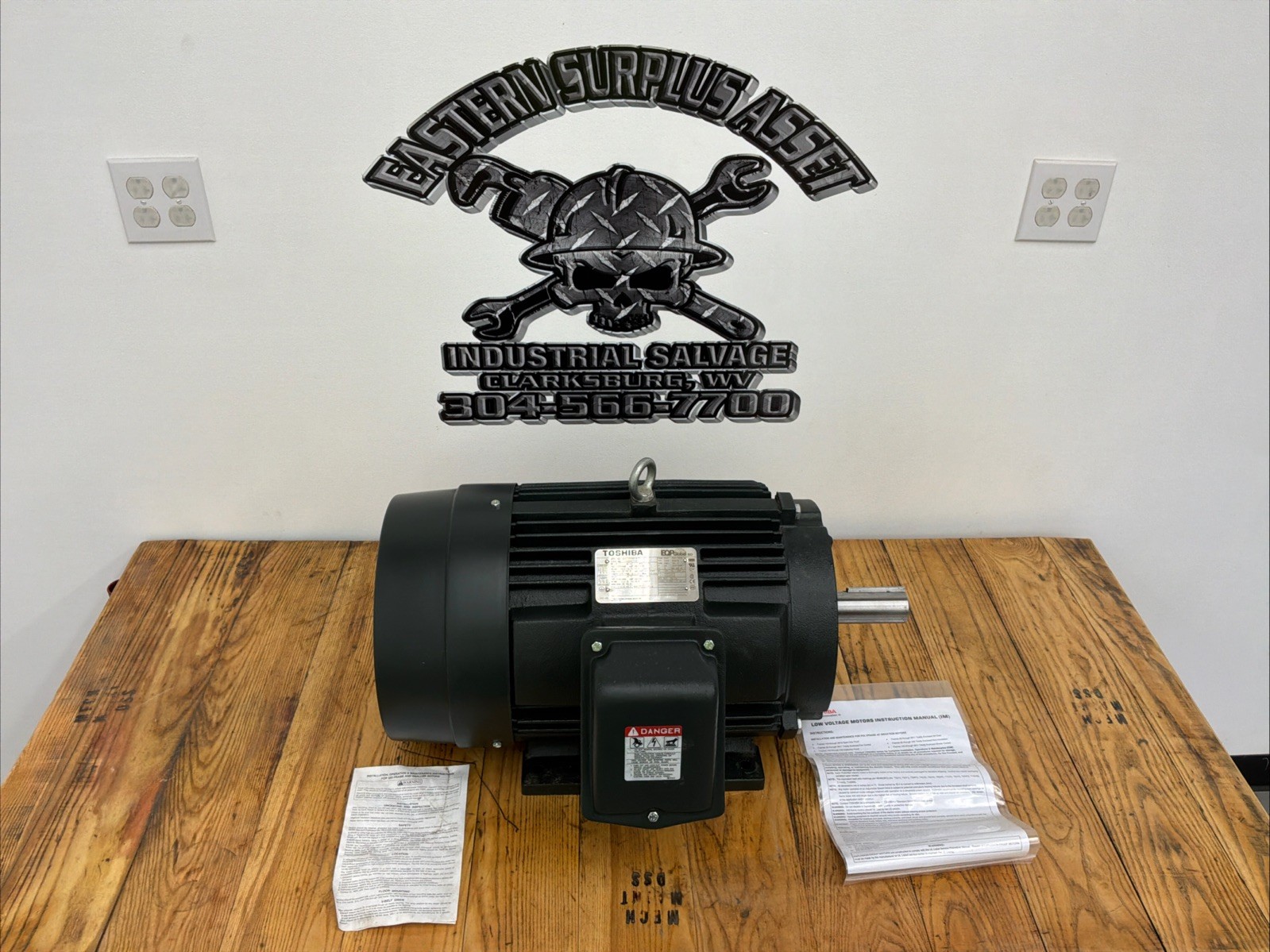 Toshiba 0154SDSR41A-P 15 HP Industrial Motor 230/460 V 254T NEW