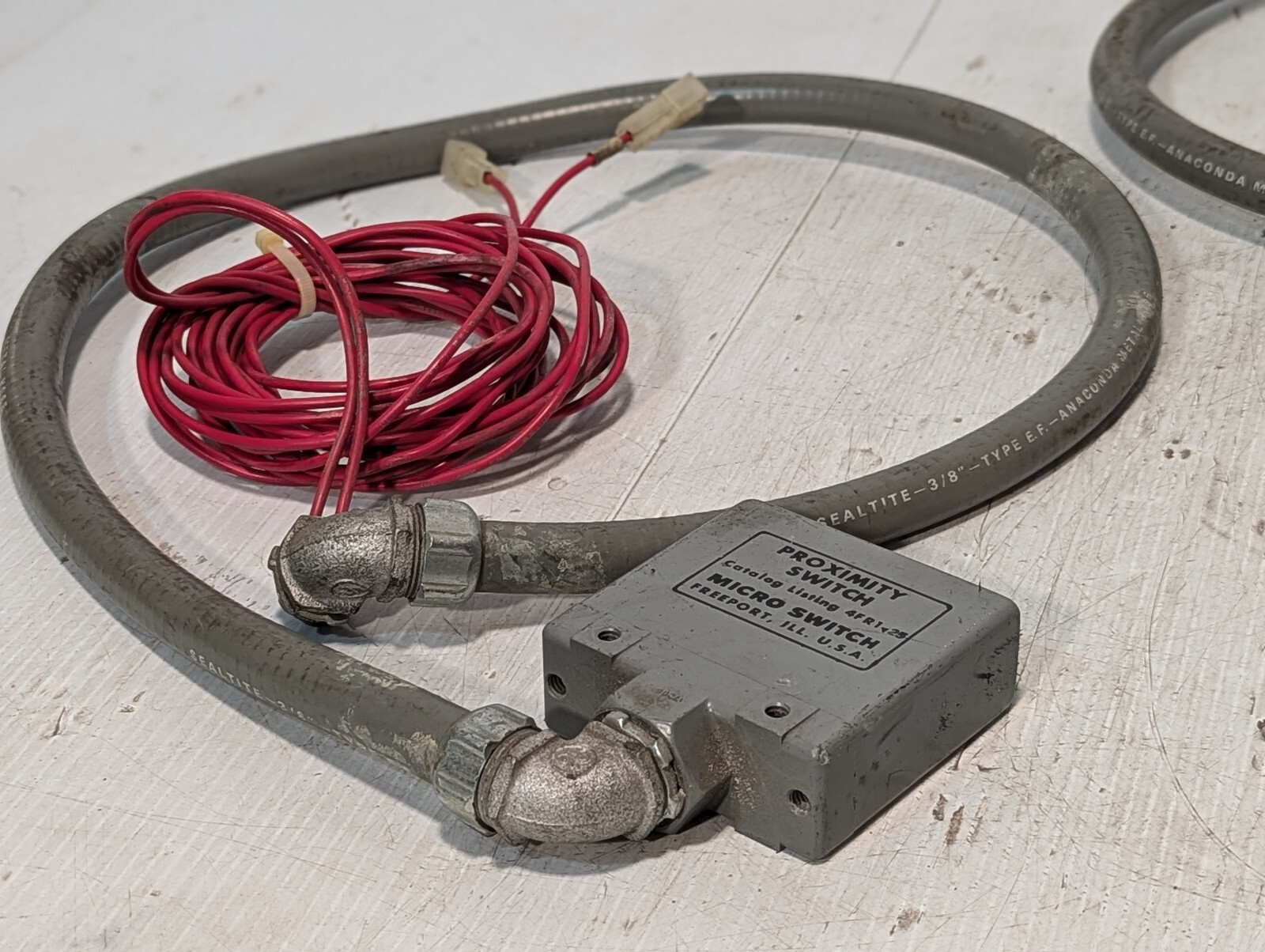 Micro Switch 4FR1-25 Proximity Switch w/Anaconda Type E.F. Metal Hose -Free Ship