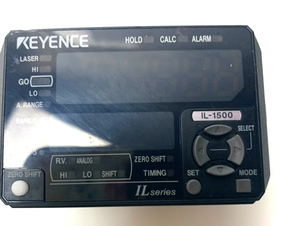 KEYENCE IL-1500 Amplifier Panel Mounting Type CMOS Laser Application Sensor