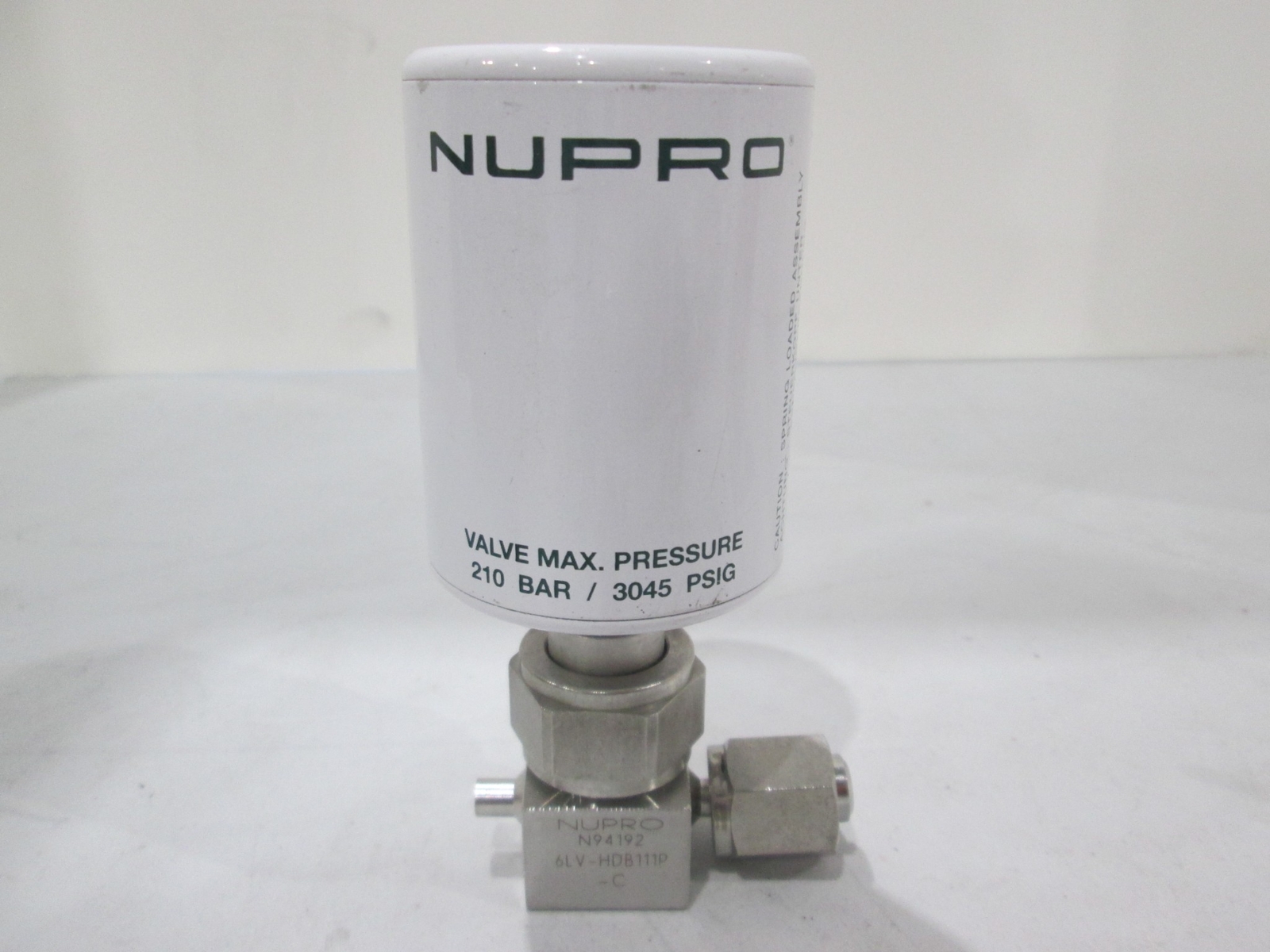 Nupro, 6LV-HDB111P-C, 3 Way High Pressure Valve, Butt End Weld/ FVCR, Used