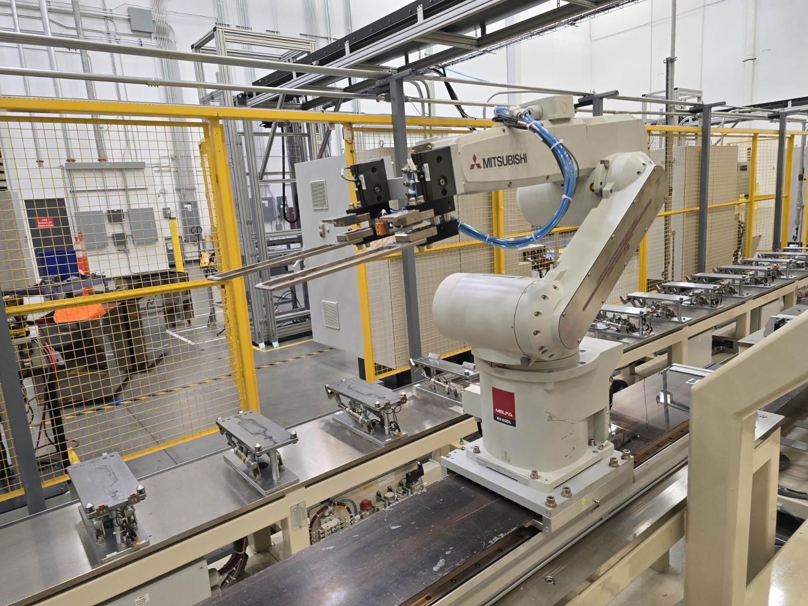 Mitsubishi Industrial Robot and Controller MELFA RV-6SDL