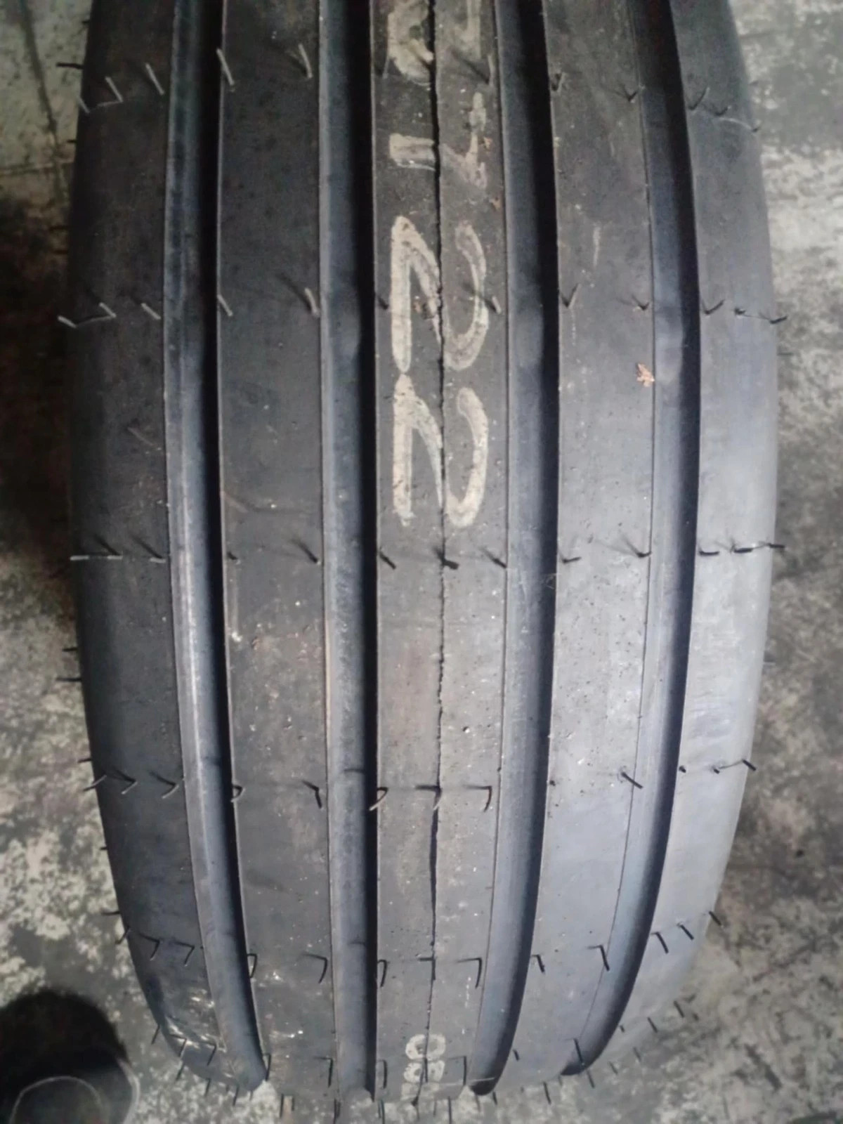 12.5L-15 TIRE NEW COSMETIC BLEM 8PLY HIGHWAY IMPLEMENT 12515 12.5L-15