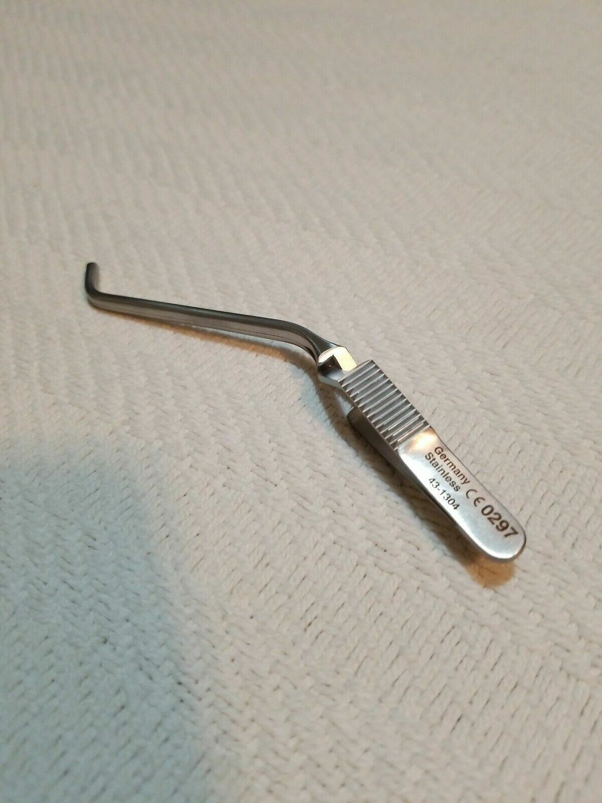 Integra Jarit 320-068 Gregory Carotid Bulldog Cardio-Grip Angled 4-1/2″ MJ5