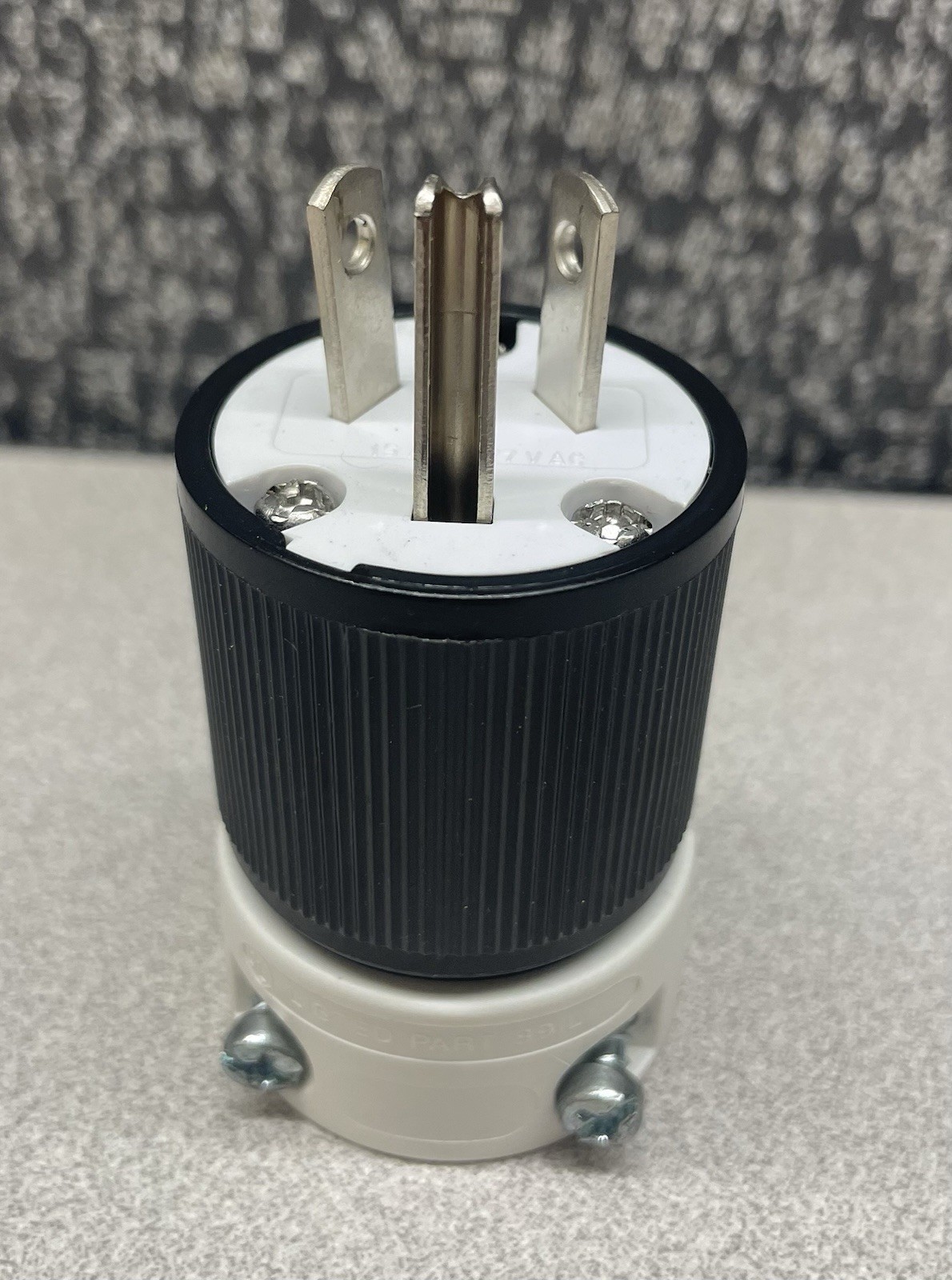 Woodhead Electrical Plug Type B 3-Prong Grounding 125V 11-15A