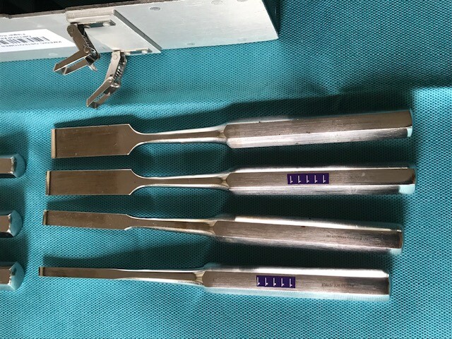 Kmedic Curved And Straight Chisels Osteotome With Stand 8.5″ Hexagon Handle 4″