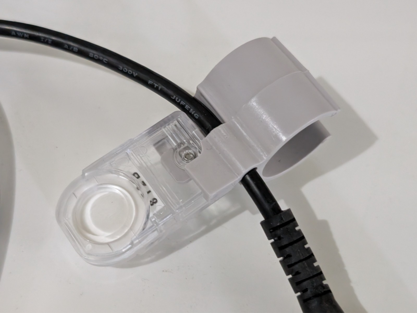 Fresenius Crit-Line IV monitor CL10051001 w/ CLiC sensor, GCX mount, as shown