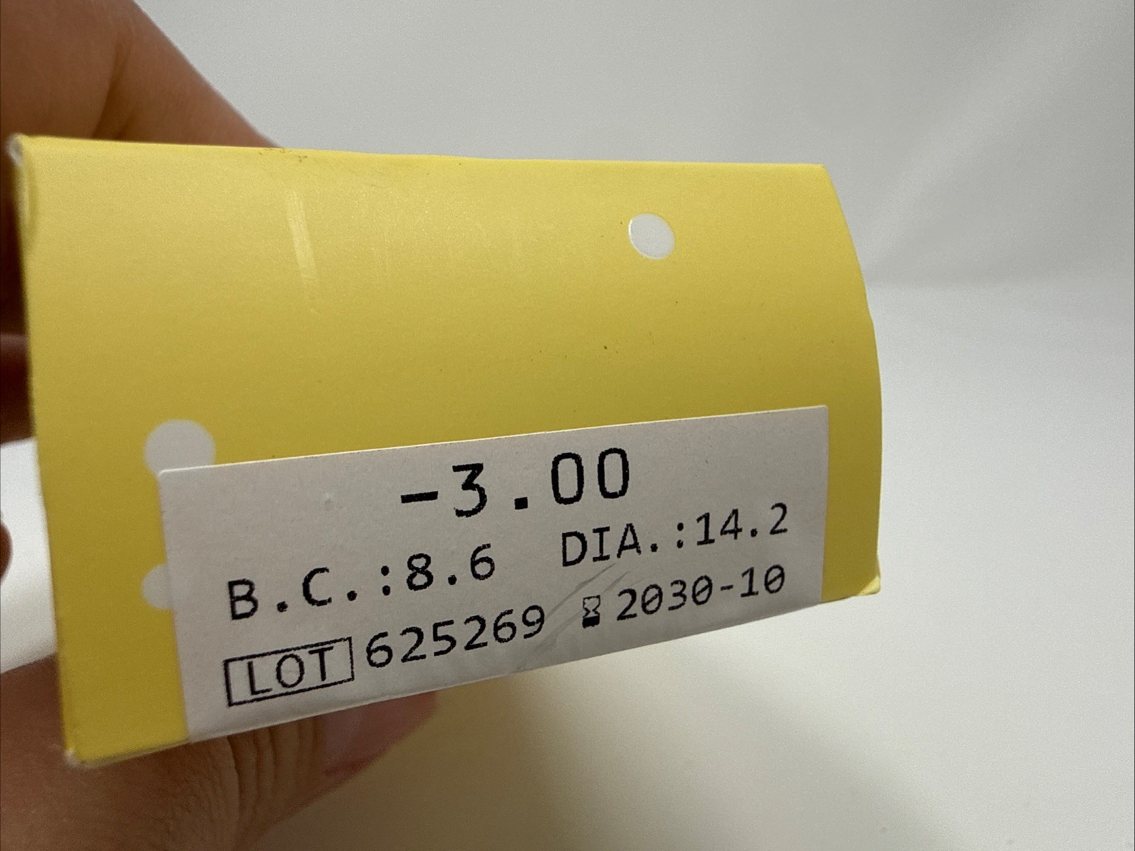 Hubble Total 60 pcs Contac Lenses In Solution. -3.00 1 Month Supply Exp 05-2030