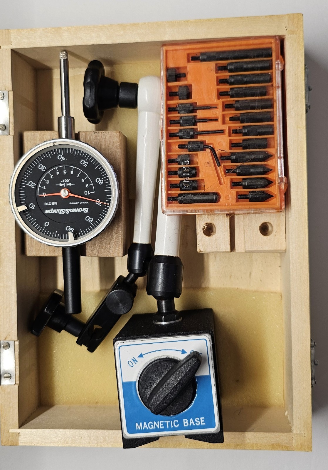Brown & Sharpe .001″ Dial Indicator. Made In Germany w/ Magnetic Base & Ind.Tips