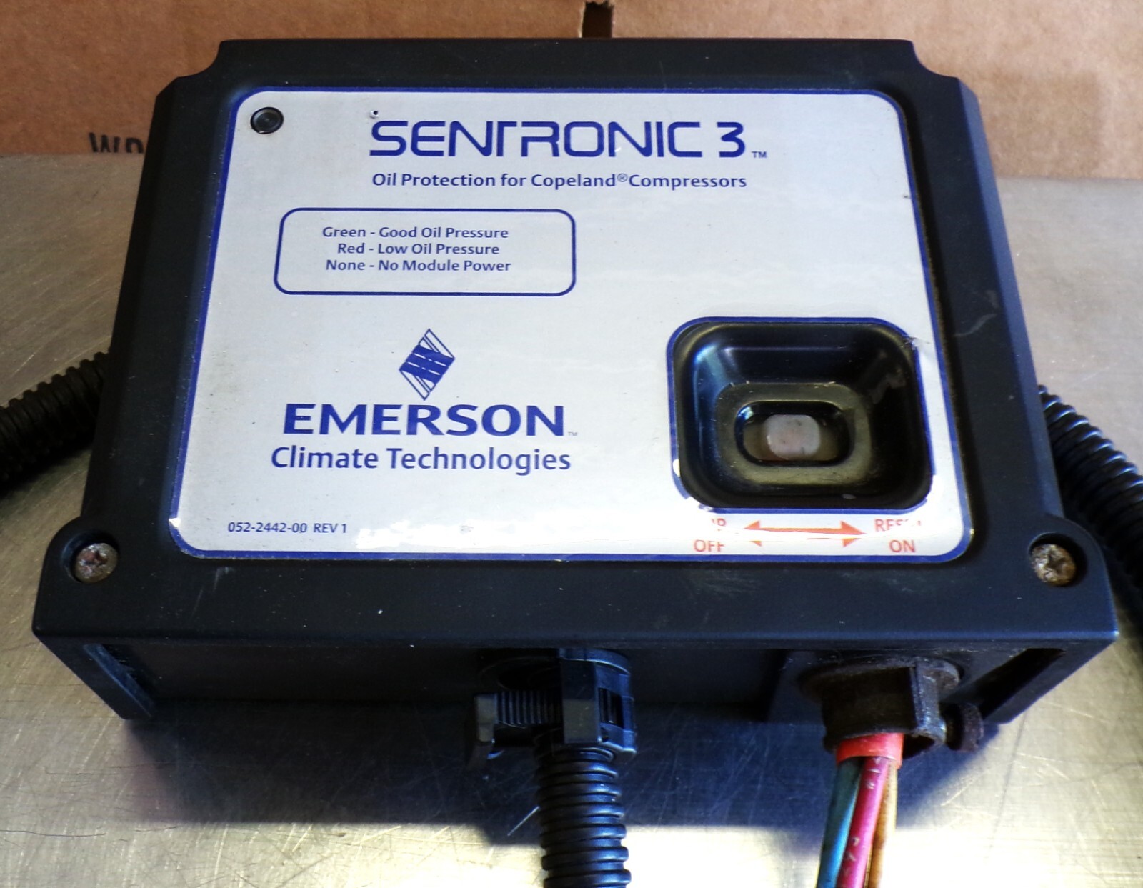 Copeland Sentronic 3 Oil Pressure Control 052-2442-00 Rev 1 Used Cut Out / i8